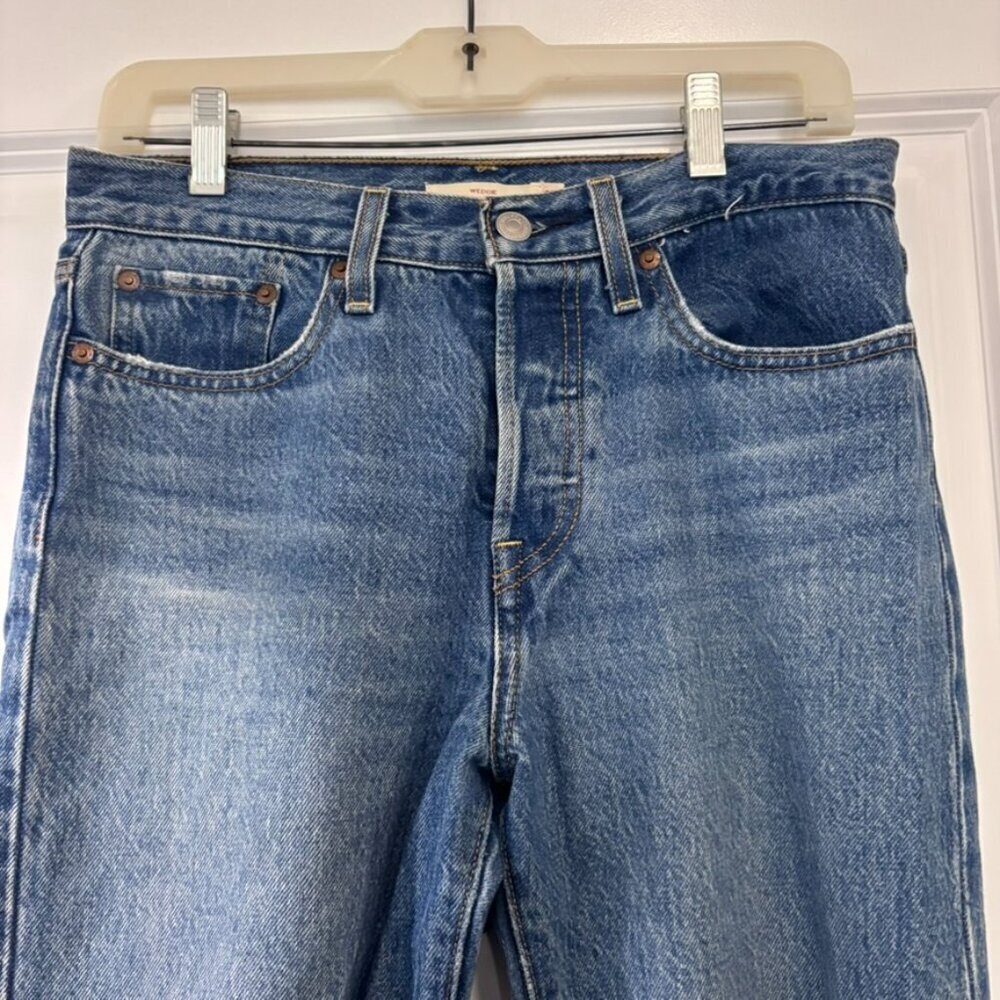 Levi's® Premium Wedgie Straight Ankle Women's Jeans. - Picture 3 of 9
